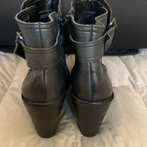 Arturo Chiang Ankle Boots - Picture 7 of 8